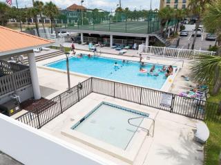Surf Dweller 207 Gulf Front 2 Free Beach Setups - 4