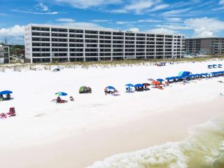 Surf Dweller 207 Gulf Front 2 Free Beach Setups - 2