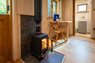 Luxury Shepherd Hut w Outdoor Bath at Powis Estate - 3