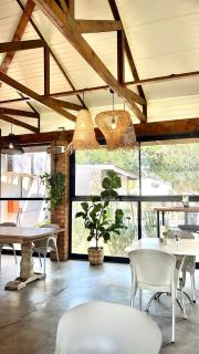 Lighthouse Guesthouse & Cafe - 7