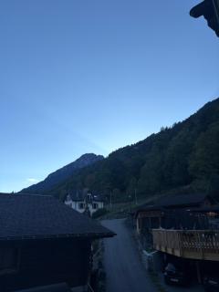 Chambres d'hôtes, bois et pierre brute, vue alpine - 2