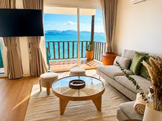 Horizon Sky - Beachfront Suite - 9