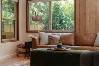 Cozy Cabin Relax in Hot Tub Overlooking Creek - Rhododendron - 4