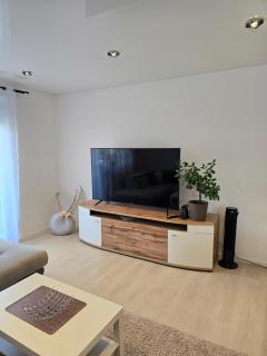 Zentrumsnahe 2-Zimmer FeWO mit Balkon, Tiefgarage, Nahe ÖPNV für 4 Personen - 8