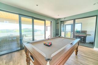 Luxury Home with 360 Views of Lough Swilly with Bar, Games Room, BBQ & Outdoor Dining Area by Travel Lets Holiday Homes - 5