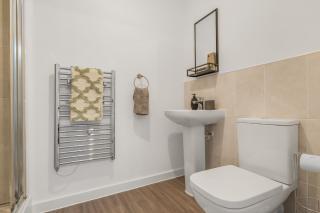 Beaver Stays- Coventry Serviced Apartment - 2
