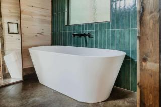 NEW Woodland Escape with Spa & Fire pit - Sleeps 4 -  - 6