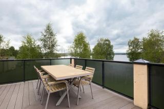 Riverside Luxury Retreat By BookLapland - 7