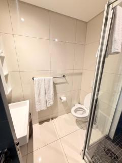 Finagaello 3 bedrooms-Self catering at 77 on Independence - 9