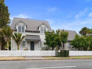 Russell Cottages - Sandy Jandal - 5 Bedroom - POOL-SPA-BBQ - 5