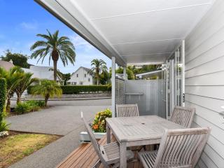 Russell Cottages - Sandy Jandal - 5 Bedroom - POOL-SPA-BBQ - 3