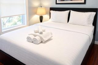 Cozy 2BR Oshawa Retreat - Near Lake Ontario - 9