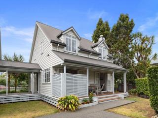 Russell Cottages - Sandy Jandal - 5 Bedroom - POOL-SPA-BBQ - 1