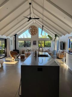 Paradise By The Beach - Sleeps 8 with pool - 8