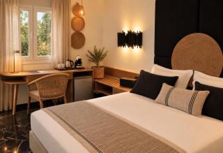 Angelica's Deluxe Rooms in Adamas - 1