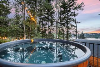 Sasquatch Lodge Villa with heated pool and stargazing dome - 9