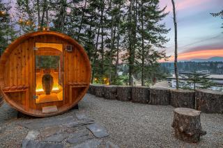 Sasquatch Lodge Villa with heated pool and stargazing dome - 5