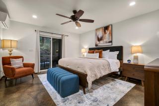 Sasquatch Lodge Villa with heated pool and stargazing dome - 4