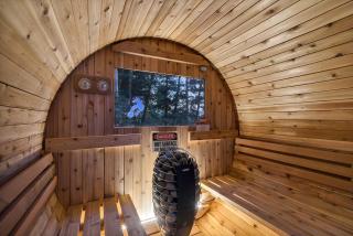 Sasquatch Lodge Villa with heated pool and stargazing dome - 1