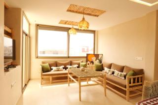 Cozy two-bedroom apartment with terrace - 0