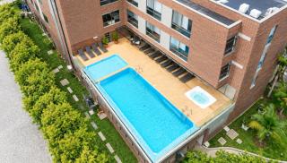 Modern Loft Near Airport Pool, Gym & Parking - 9
