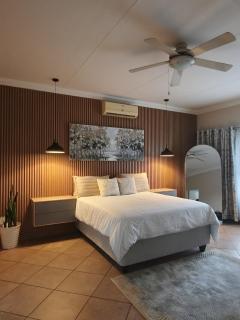 Mologadi Holiday Home - 2