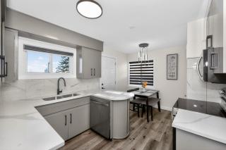 2BR Suite Family Friendly | Near YYC Airport & Downtown - 4412 – UP - 8