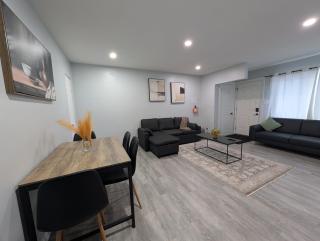New 2BR Near YYC Airport and Downtown 4408 UP - 0