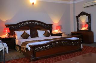 Roshan Plaza Hotel - 0
