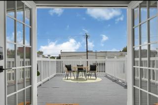 Dtown EaDo Gated Guesthouse Walkable Metro rail Free Parking - 8