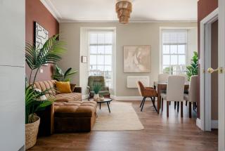 Prime Harbourfront Apartment with Stunning Sea Views and Private Patio - 6
