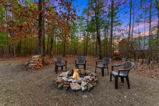 Wide Glide Lodge - In-home Movie Room, Hot Tub and Large 1-acre property with Playset - Broken Bow - 6
