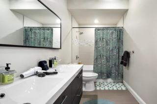 Modern 2BR Designer CWE Condo ABODEbucks - 2