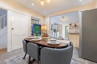Central and Stylish 3-Bed Cambridge Home - 1
