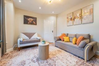 Central and Stylish 3-Bed Cambridge Home - 8