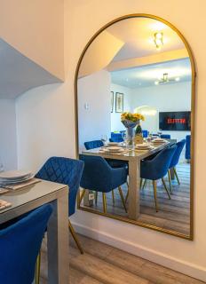 The Hive - Sleeps 9 - Free Parking - 9
