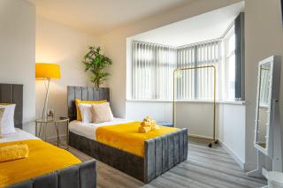 The Hive - Sleeps 9 - Free Parking - 4