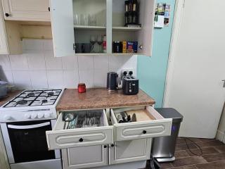 Bright & Spacious Stay Sleeps 4 and Babies - 7