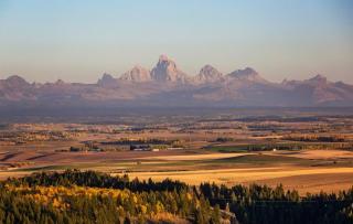 East Cabin- Yellowstone Family Retreat- Sled Hill - 0