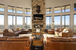 East Cabin- Yellowstone Family Retreat- Sled Hill - 2