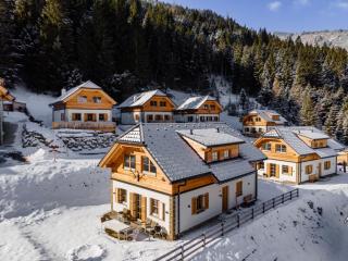 Chalet Pretzel - 0