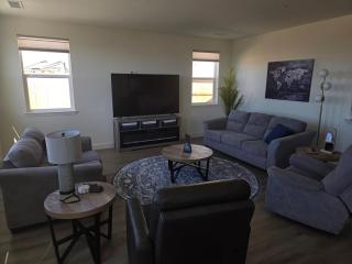 Stunning Sunrise & Sunset 3 bdrm - 8