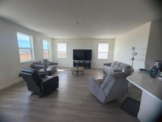 Stunning Sunrise & Sunset 3 bdrm - 7