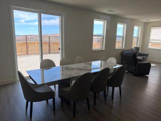 Stunning Sunrise & Sunset 3 bdrm - 2