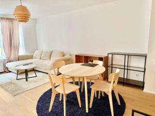Deluxe Long-Term Apartment with Free Parking - 2