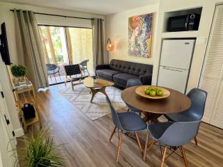 Modern Farmhouse Beautiful One-Bedroom Villa - 0