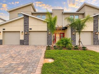 Unique 3BR condo with Waterpark - 8