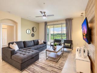 Unique 3BR condo with Waterpark - 1