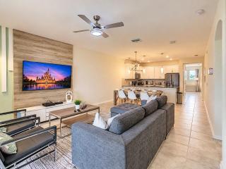 Unique 3BR condo with Waterpark - 3