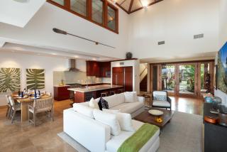❤PiH❤ ONE OCEAN OHANA Expansive Views Exclusive Oceanfront Grotto pool plus private pool spa - 4